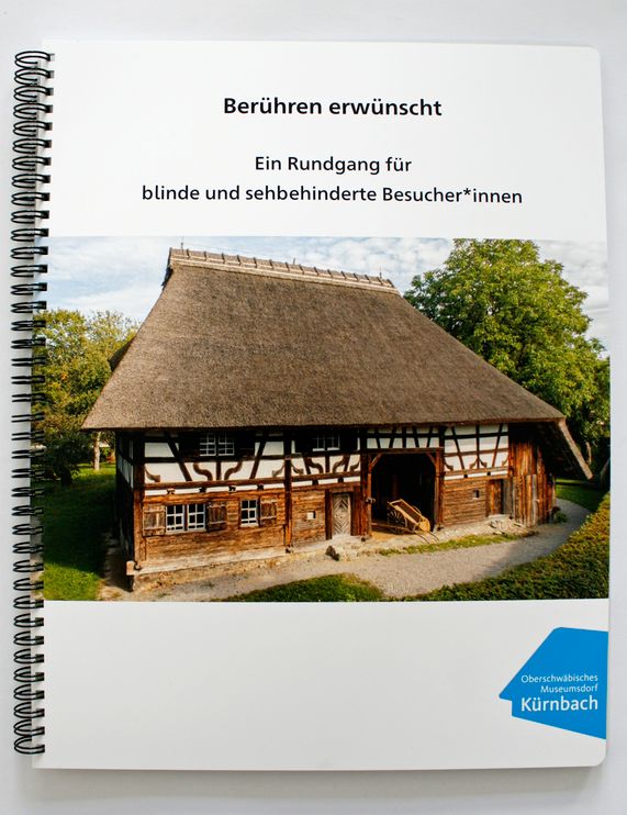 Cover der Ring-Broschüre mit altem Bauernhaus