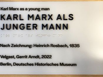 Acrylschild "Karl Marx als junger Mann"